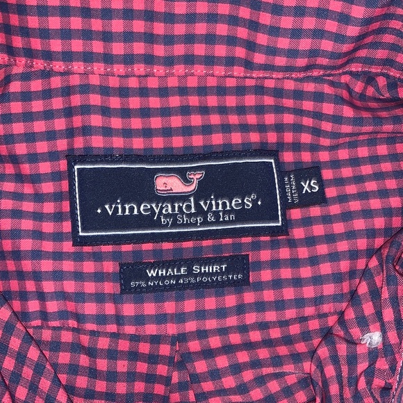 MENS XS Red Vineyard Vines DRI FIT Button Up - Picture 2 of 2